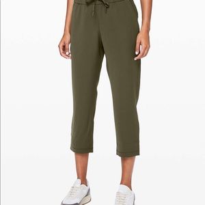 Lululemon On The Fly Cropped pant